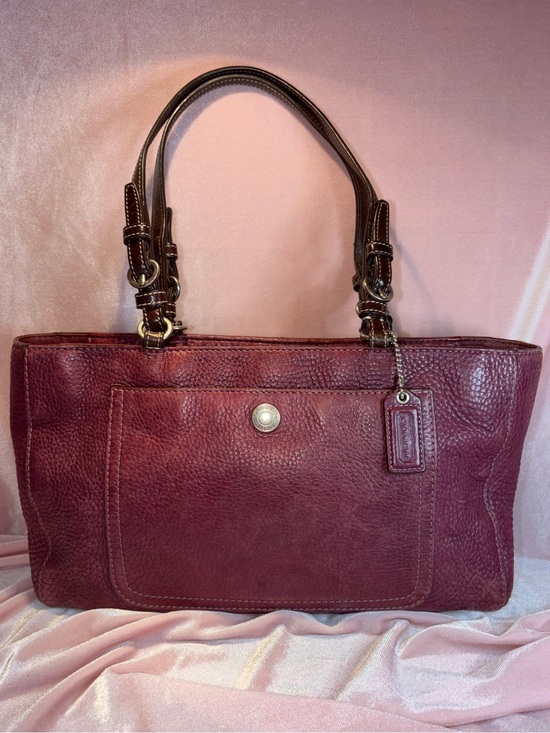 Coach Handbags - Vintage Authentic Coach Pebbled Leather Shoulder Chelsea Bag - Burgundy